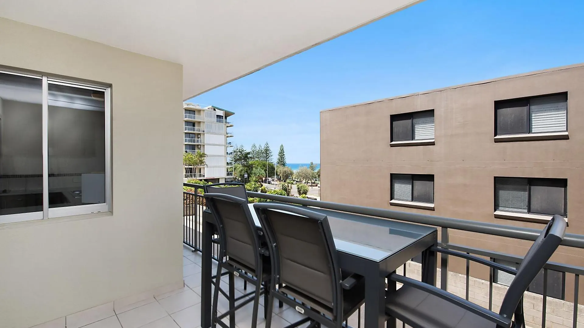 קלונדרה Joanne Apartments
