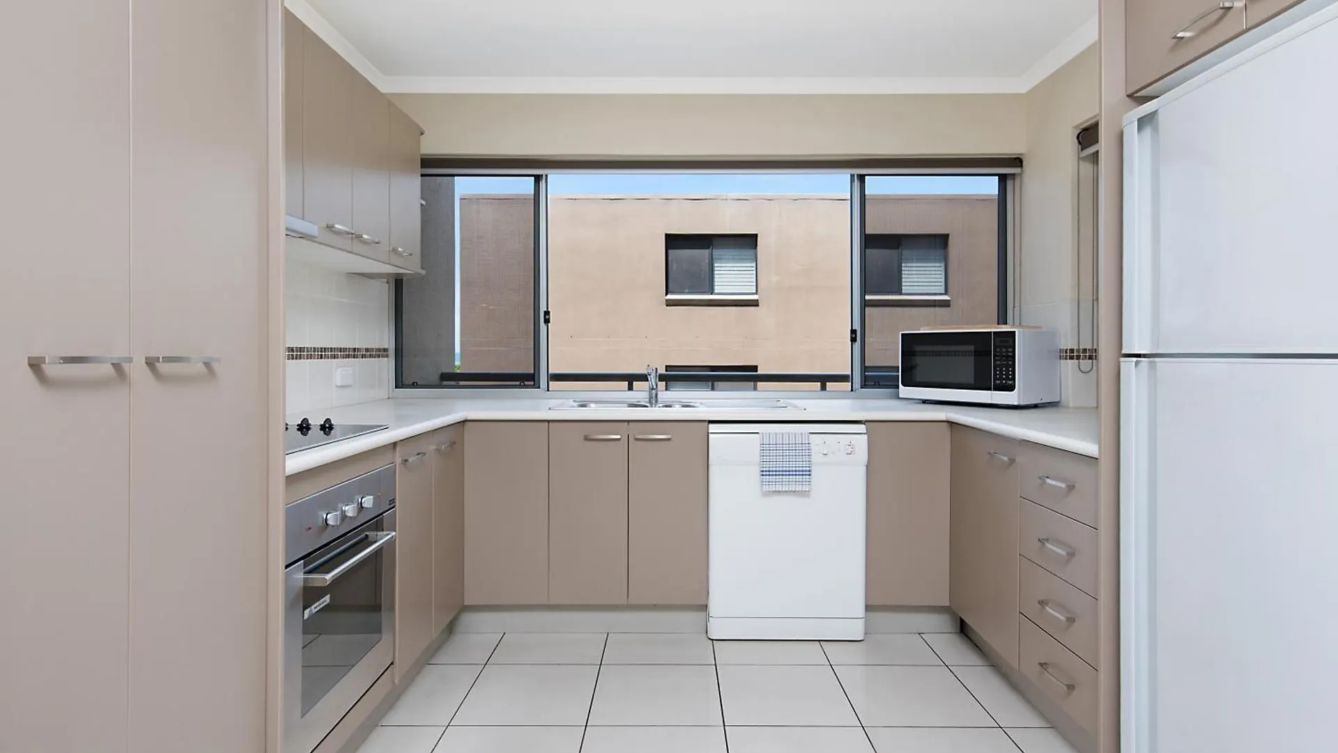 Joanne Apartments Caloundra Aparthotel