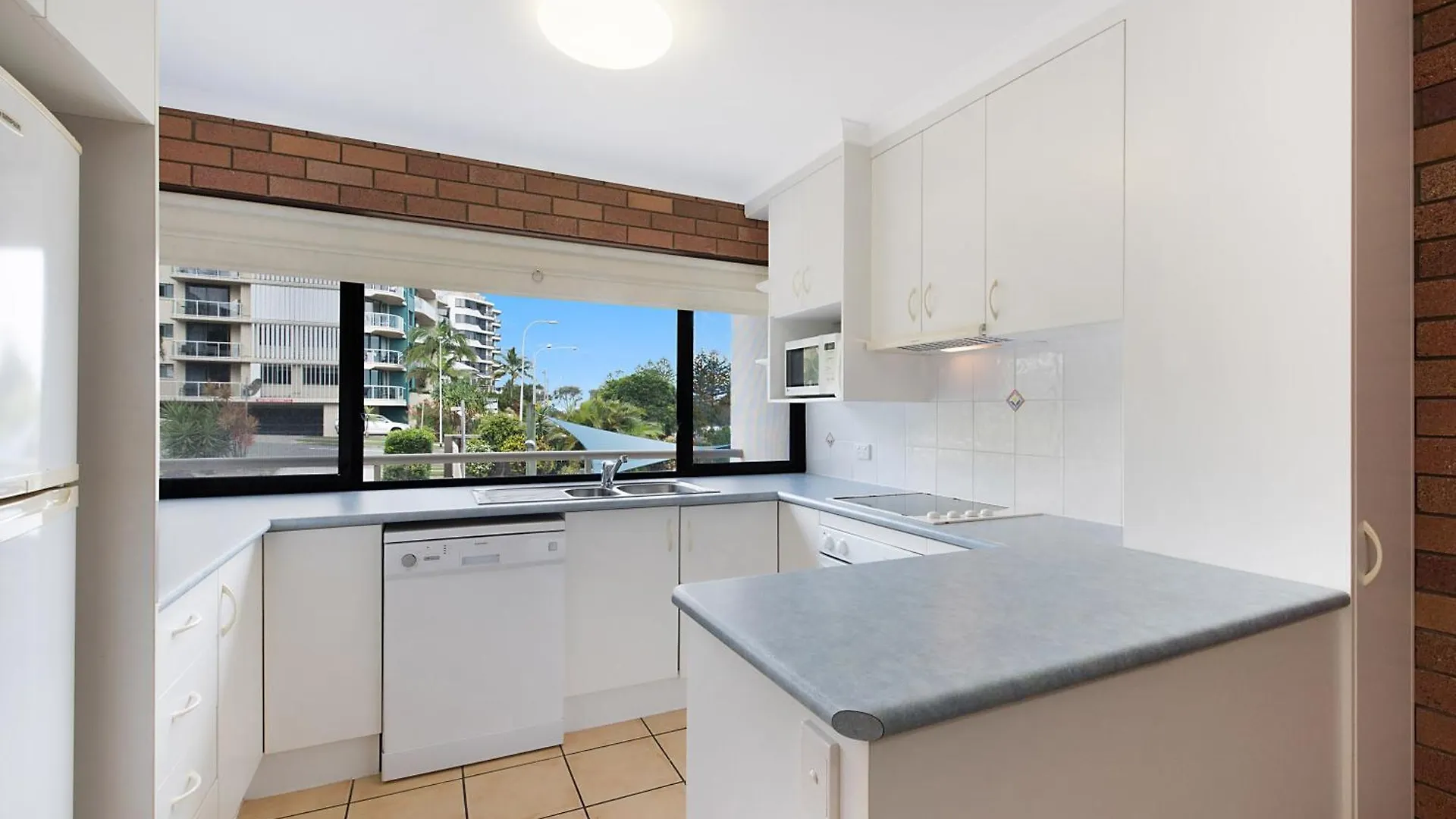 *** מלון דירות קלונדרה Joanne Apartments אוסטרליה