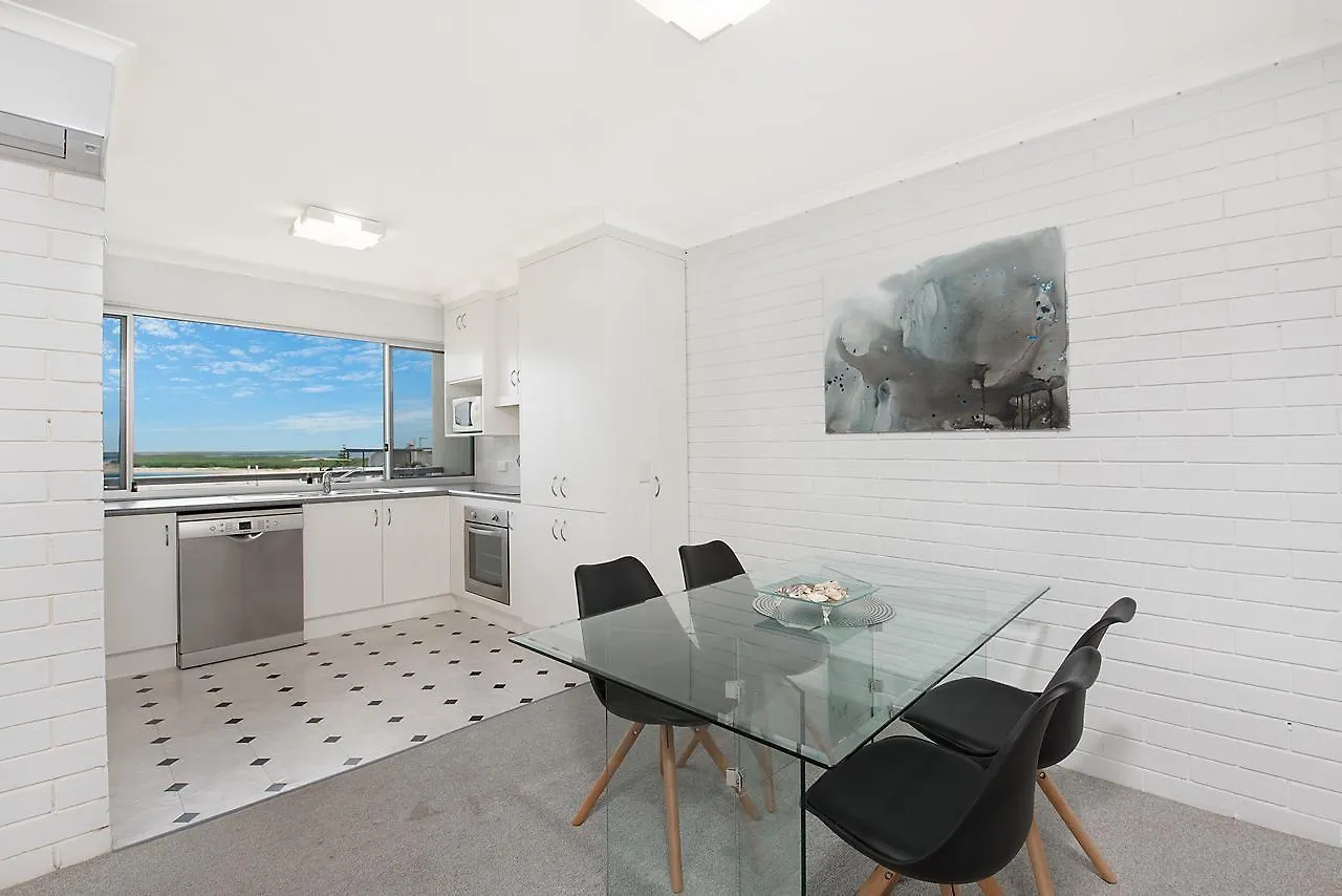 Joanne Apartments Caloundra 3*,  Australia